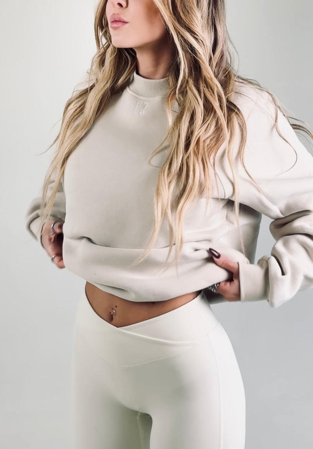 Felpa – Beige Basica
