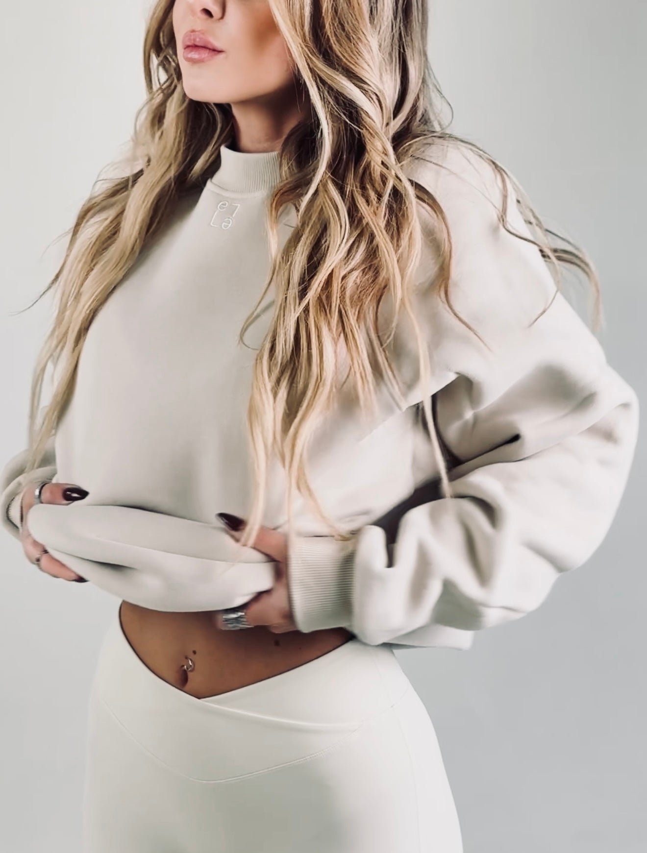 Felpa – Beige Basica